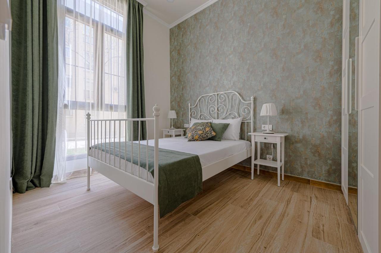 Simone Apartments Madrid Extérieur photo